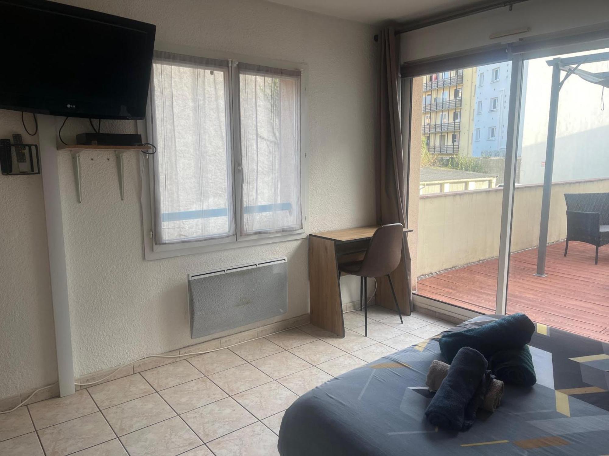 Studio Climatise Et Grande Terrasse Tarbes Centre المظهر الخارجي الصورة
